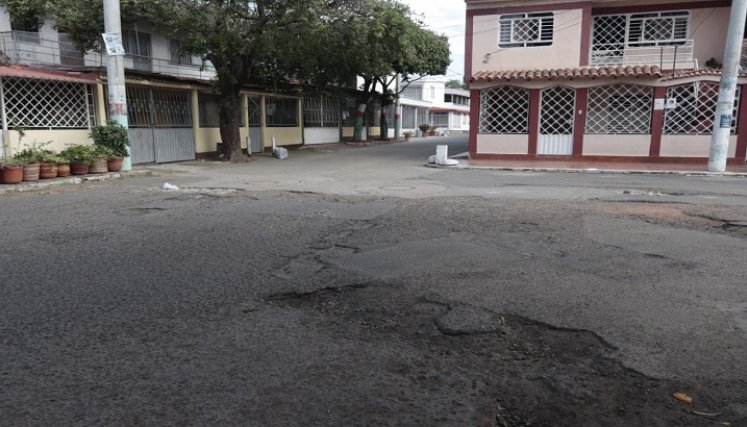 La comunidad espera una pronta respuesta de la administración, pues con la temporada de lluvias el deterioro aumenta /Cortesía /La Opinión