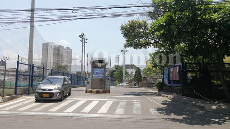 El almacén carece de vigilantes en las dos entradas y salidas que existen.