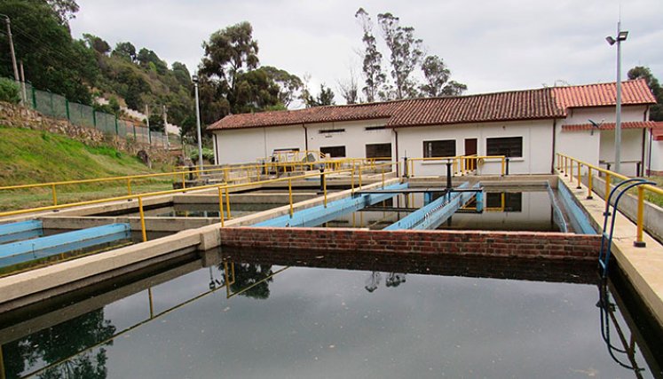 El agua se produce en la región de páramos.