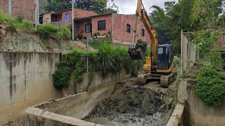 En la temporada invernal se adoptan medidas de precaución y acción para evitar inundaciones. Avanza el dragado del río Tejo de Ocaña./ Foto: Foto Cortesía