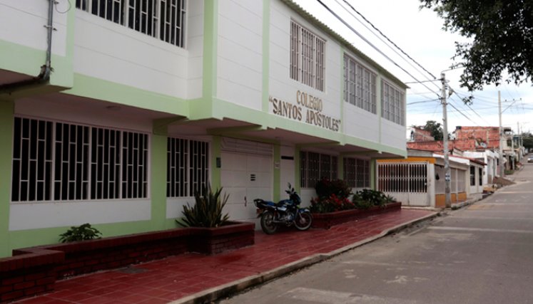 Colegio Santos Apóstoles. Colegio Santos Apóstoles.