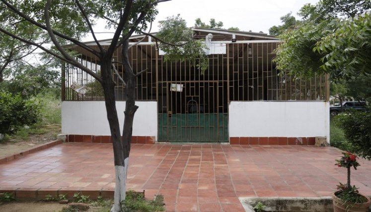 Esperan que sea atendida su solicitud de legalizar el terreno en el que está construida la capilla./ Fotos Luis Alfredo Estevez/La Opinión. 