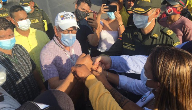 Alcalde Jairo Yáñez. Alcalde Jairo Yáñez.