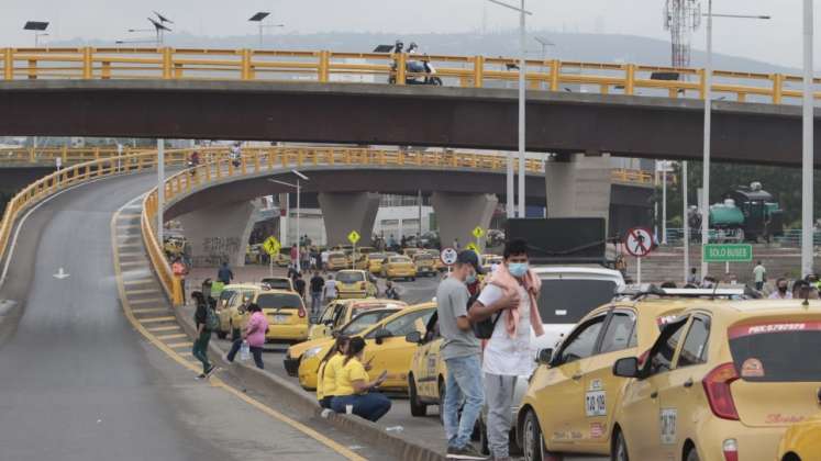 El alcalde Jairo Yáñez recordó que desde el Puesto de Mando Unificado se dieron unas directrices para que en el marco del derecho a la protesta también se permita el paso a un carril, por lo que recordó a los manifestantes no protagonizar bloqueos. / Foto: Juan Pablo Cohen