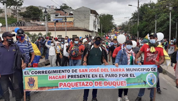 Protestas Aspecto de la marcha, ayer, en Sardinata por parte de unos 1.000 campesinos que participan en el paro nacional. / Foto: Cortesía