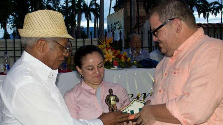 Las directivas del Premio de Periodismo La Bagatela invitaron a los periodistas a presentar sus trabajos./Foto Archivo