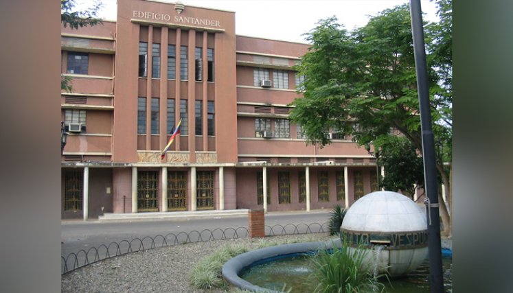 Parque de la Bola Plaza del Samán, Plazuela del Libertador, Palacio Nacional o, como en la actualidad la llaman los cucuteños: Parque de “la Bola”./Foto: La Opinión