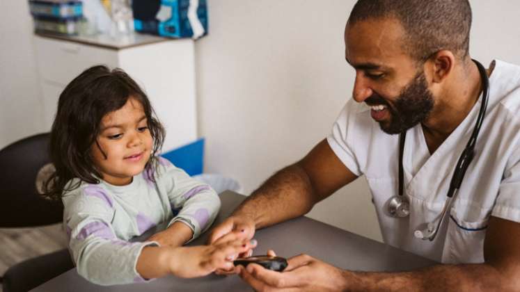 La diabetes tipo 1 es una enfermedad sin cura, con dependencia de la insulina de por vida y posibles complicaciones a largo plazo, como afecciones cardiovasculares, insuficiencia renal y retinopatía diabética, que puede provocar ceguera. / Foto: Cortesía