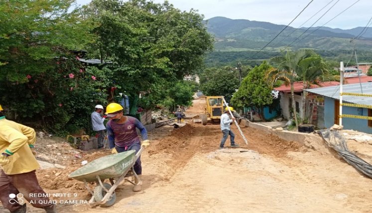 Se han puesto en marcha 5 proyectos por un valor de $ 49.949 millones dirigidos a mejorar la infraestructura escolar y vial. / Cortesía/ La Opinión 