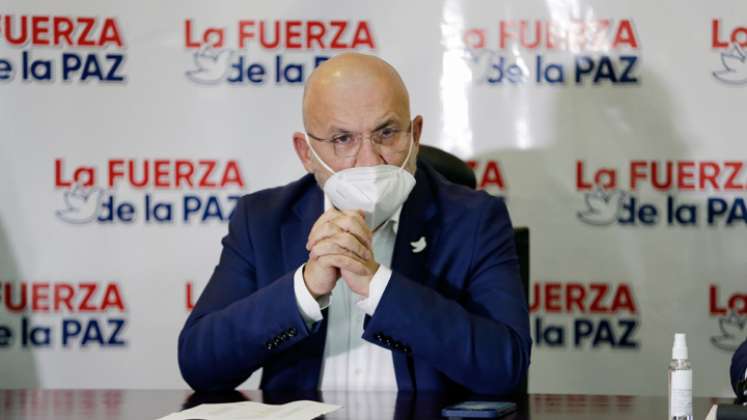 Roy Barreras inscribió ante la Registradora Nacional, su candidatura por firmas con su movimiento La Fuerza de la Paz.