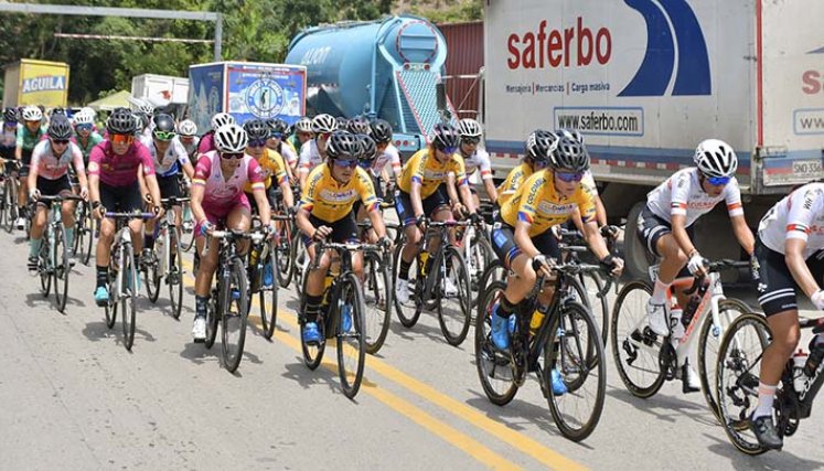 El ciclismo femenino recorrió las vías de Norte de Santander en la Vuelta al Gran Santander Bicentenario 2021.