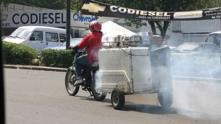 Los vehículos que más contaminan el aire son las motos 4T y los automóviles. Foto: Archivo.