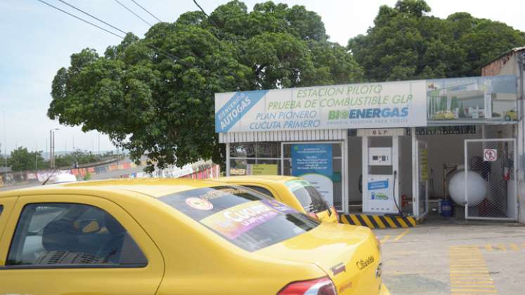 Desde hace unos  meses, se viene desarrollando un plan piloto con el uso del Gas Licuado de Petróleo (GLP), liderado por la empresa Bionergas y que ha involucrado a 20 taxistas. / Foto: Leonardo Favio Oliveros