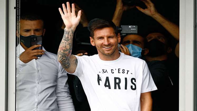 Lionel Messi a su llegada a Paris.