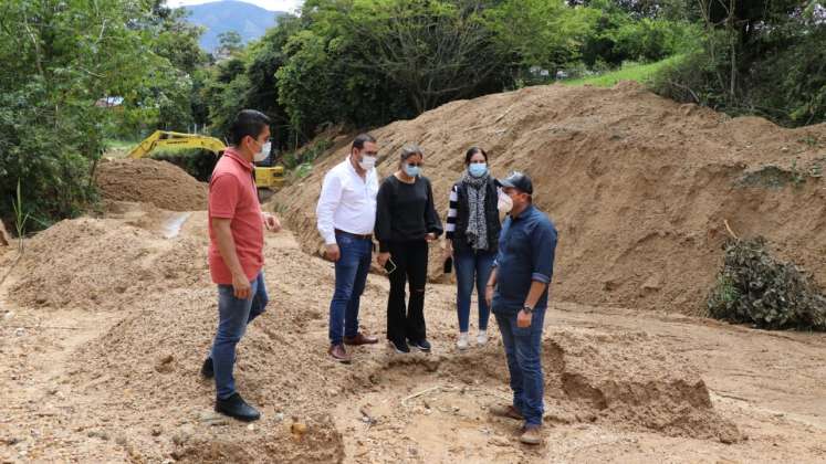 Equipo técnico de la Consejería Departamental de Gestión del Riesgo coordina con alcaldía de Ocaña la evacuación de la sedimentación ocasionada por los fuertes aguaceros.