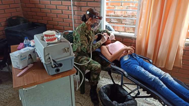 La logística desplegada por un día permitió atender a niños, jóvenes y adultos, quienes recibieron atención médica en odontología y psicología y todo un programa de recreación. / Foto: Ejército