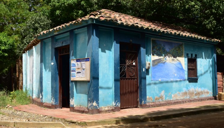 La tienda azul es uno de los íconos de El Carmen de Tonchalá. / La Opinión.
