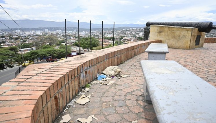 La zona del monumento se convirtió en guarida para los habitantes de calle y consumidores de droga./ Foto: Jorge Gutiérrez/ La Opinión 