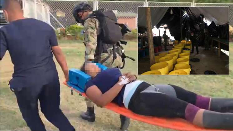 los combates dejaron una mujer herida, a quien le prestaron los primeros auxilios y fue evacuado en helicóptero militar a un centro asistencial de Cúcuta. / Foto: Ejército Nacional