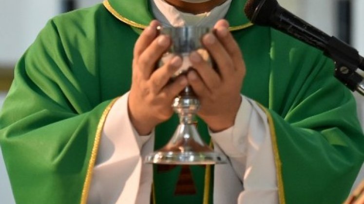 Sacerdote en el Tolima hace comentario homofóbico y se vuelve tendencia