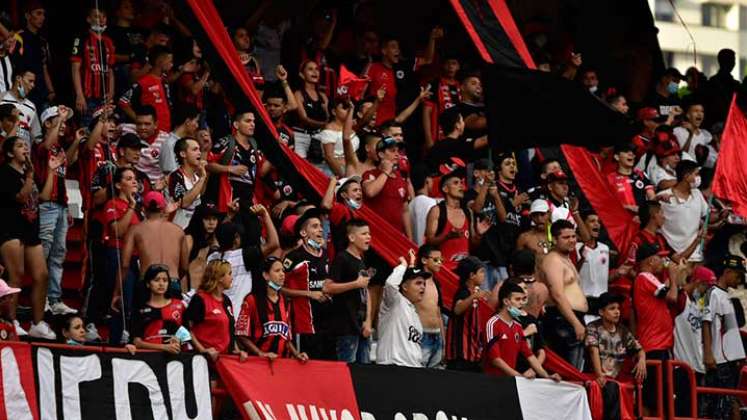 Los hinchas del Cúcuta Deportivo volvieron a disfrutar del fútbol  en el General Santander.