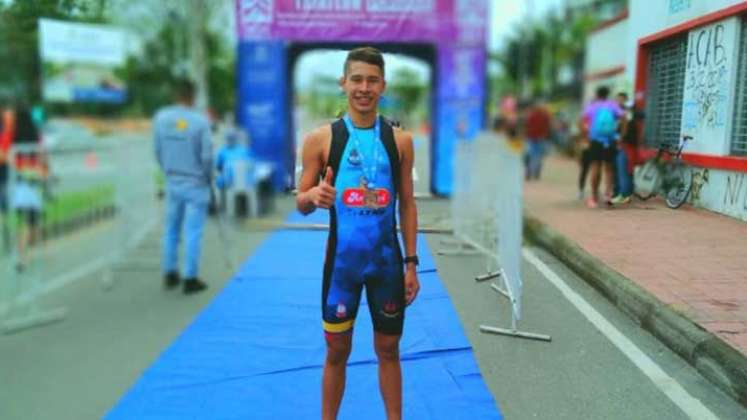 El cucuteño Andrés Ayala  volvio a brillar en la Copa Colombia de Triatlón.