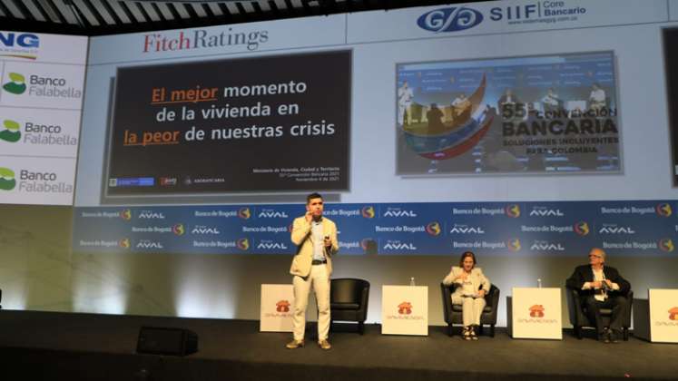  El ministro de Vivienda, Jonathan Malagón, en la Convención Bancaria, en Cartagena. / Foto: Ministerio de Vivienda