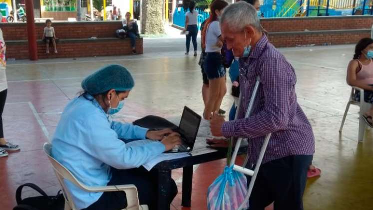 Personas con discapacidad recibieron atención médica