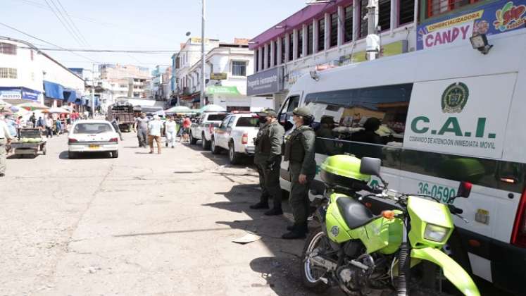 Una intervención urgente propone el secretario de gobierno a la plaza de mercado para poner orden. Se debe iniciar con el cargue y descargue de la mercancía. Foto: Cortesía / La Opinión 