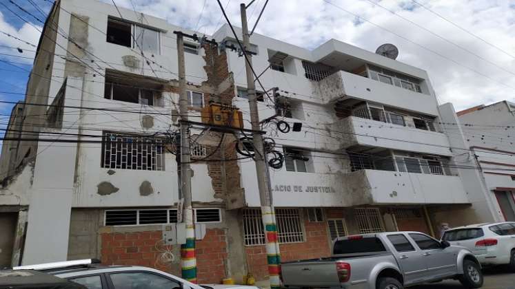 Preocupados se encuentran los voceros cívicos ante la demora en la ejecución de los trabajos de remodelación del Palacio de Justicia de Ocaña. 