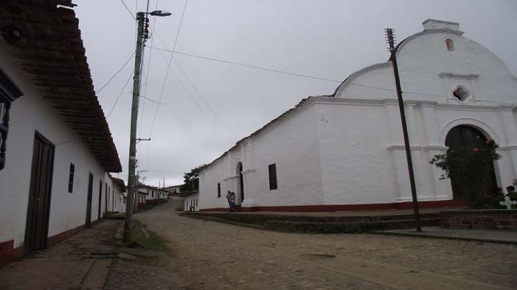 Una campaña pasa salvar los techos del histórico templo de Pueblo Nuevo adelantan los líderes comunales. / Foto: Archivo / La Opinión 