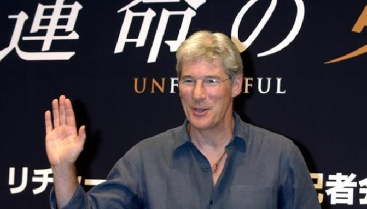 Actriz fue absuelta en juicio por besar a Richard Gere