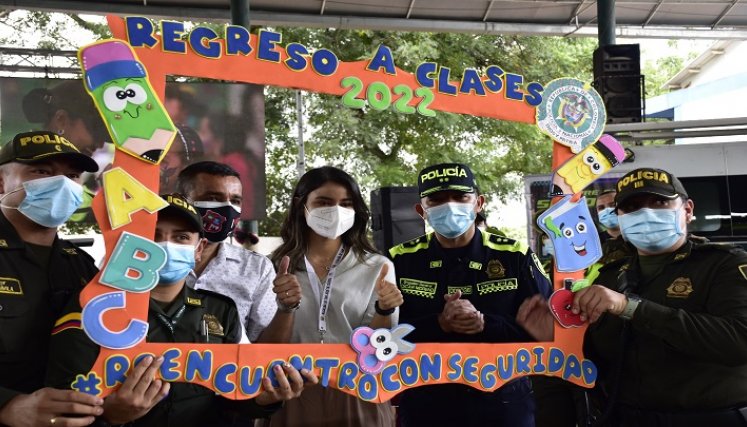 Durante la actividad se entregaron kits escolares. / Foto: Pablo Castillo /  La Opinión 