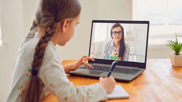 Las tutorías se brindan de manera individual o en grupos de máximo 3 estudiantes. / Foto: Cortesía / La Opinión 