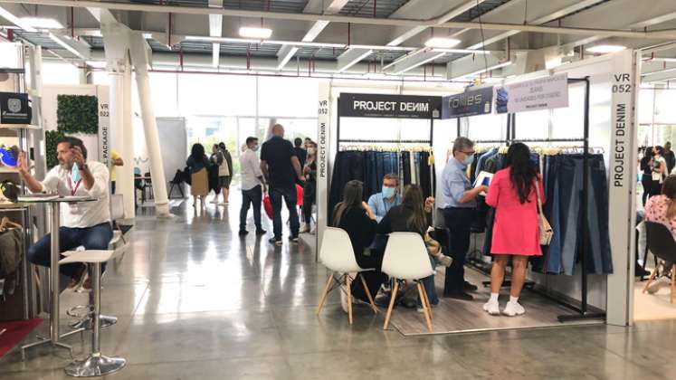 Colombiatex, la feria colombiana más grande de insumos, textiles y tecnología para la industria de la moda, espera dejar grandes negocios./ Foto: Magaly Rubio 