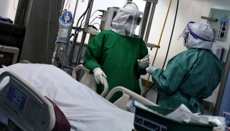 En la jornada las autoridades sanitarias contabilizaron 50 fallecidos, con lo que cifra general desde el inicio de la pandemia asciende a 130.338 decesos. 