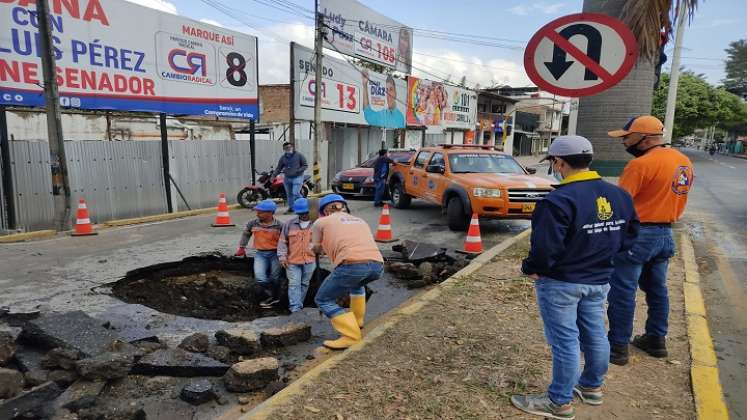 El hundimiento de la calzada en la avenida Francisco Fernández de Contreras prende las alarmas sobre el flujo vehicular del tráfico pesado. Se requiere con urgencia la construcción de una perimetral para Ocaña.