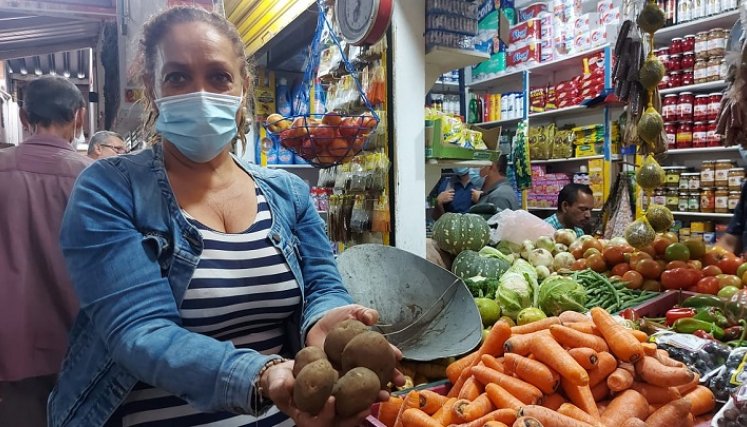 Productos de la canasta familiar por las nubes Las amas de casa sienten los rigores del paro armado a la hora de hacer mercado. Aseguran que la plata ya no alcanza por los elevados costos.