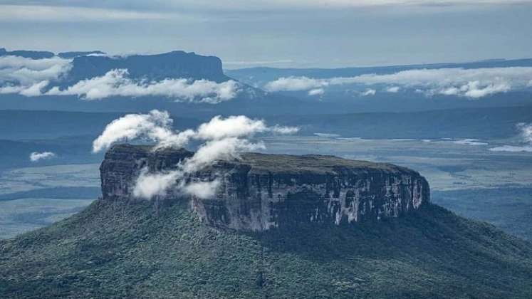 Daño ecológico por fiesta en un Tepuy