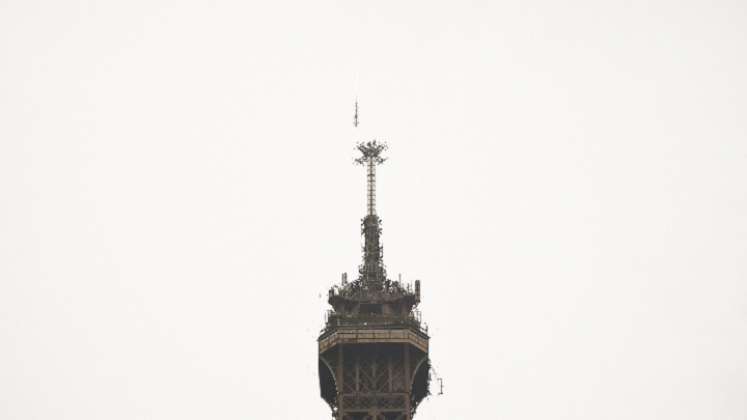 La torre Eiffel creció seis metros