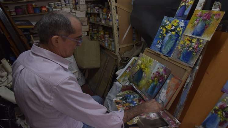 Emilio Quintero, enseña la pintura a domicilio 