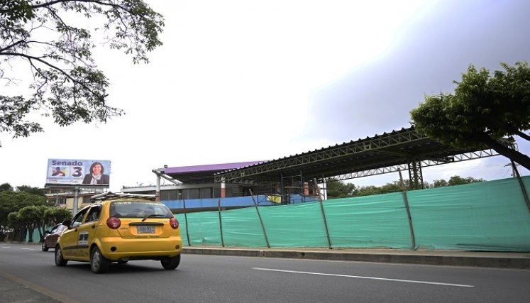 Construcción de estación de servicio en el antiguo pueblito pepsi. / Foto: Juan Pablo Cohen / La Opinión 