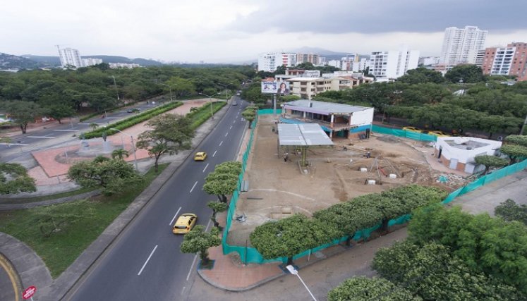 Construcción de estación de servicio en el antiguo pueblito pepsi. / Foto: Juan Pablo Cohen / La Opinión 