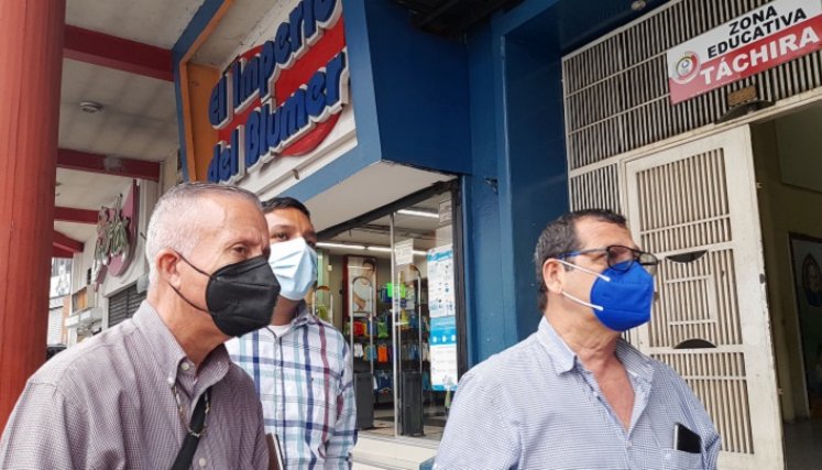 Gremios de profesores del Táchira exigen respuestas a la Zona Educativa. Foto Anggy Polanco 