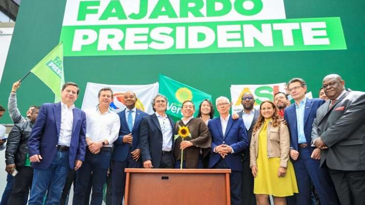 Sergio Fajardo inscribió su candidatura presidencial. 