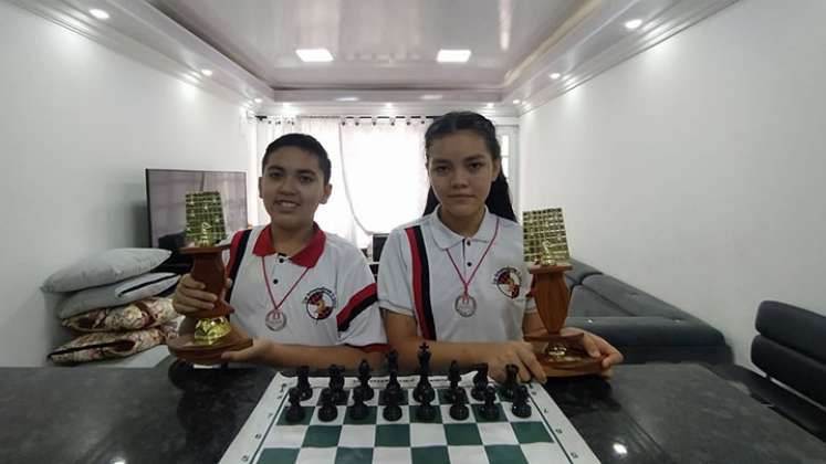 Sebastián Negrón Lizarazo y Ghisell Morales Pérez, la nueva sangre del ajedrez nortesantandereano.  