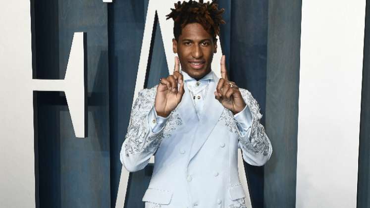 Jon Batiste, el fenómeno del jazz, lidera pelea por los Grammys