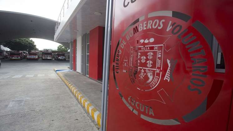 Bomberos firmó convenio después de cuatro meses de espera y luego de amenazar con paralizar sus actividades. 