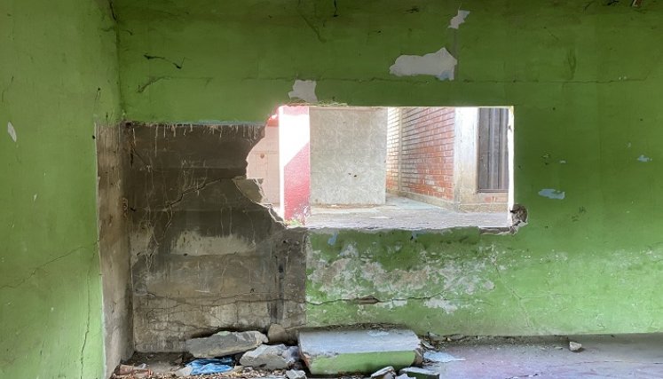 Escuela La Primavera abandonada y sin dolientes./Foto: Angie Barbosa./La Opinión.