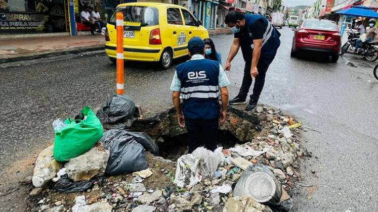 Intervención de hueco de la avenida octava con calle novena./Foto: Cortesía./La Opinión.